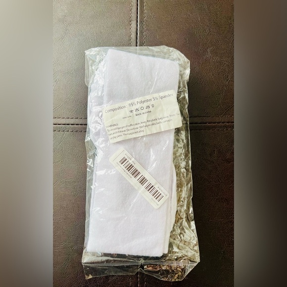 NWT 2 Pair of Thigh High/Over the Knee Black and White Tube Socks w/ 3 Stripes - Picture 8 of 15